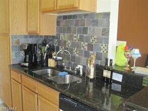 7935 Preserve Cir-Unit -433 in Naples, FL - Foto de edificio - Building Photo