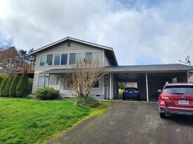 806 96th Ave NE, Unit A in Lake Stevens, WA - Building Photo