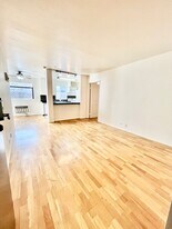 3142 Midway Dr in San Diego, CA - Building Photo