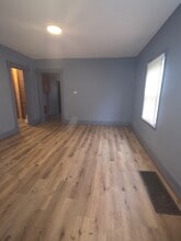 2714 W Walnut St in Milwaukee, WI - Building Photo - Building Photo