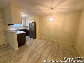 2542 Babcock Rd in San Antonio, TX - Foto de edificio - Building Photo