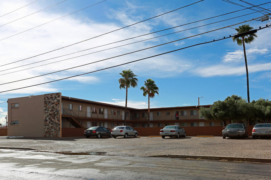 Bellevue Manor in Tucson, AZ - Building Photo