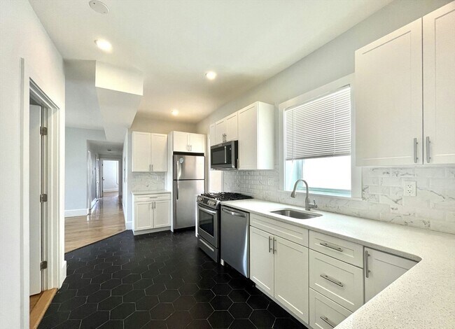 287 Hancock St, Unit 2