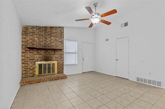 2737 Countryside Ln in Fort Worth, TX - Building Photo - Building Photo