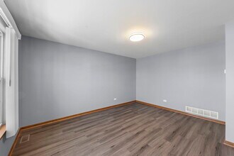 905 Thorn Creek Dr in Joliet, IL - Building Photo - Building Photo