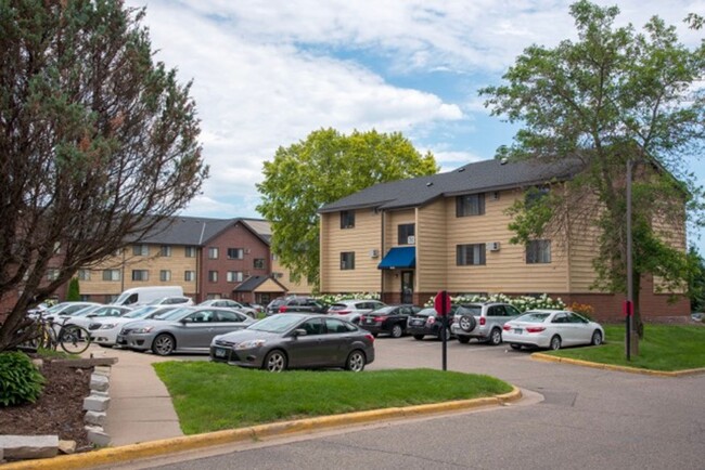 The Commons in Inver Grove Heights, MN - Building Photo - Building Photo