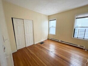 7 Iroquois St, Unit 1 in Boston, MA - Building Photo - Building Photo