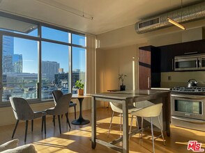 1100 S Hope St in Los Angeles, CA - Building Photo - Building Photo