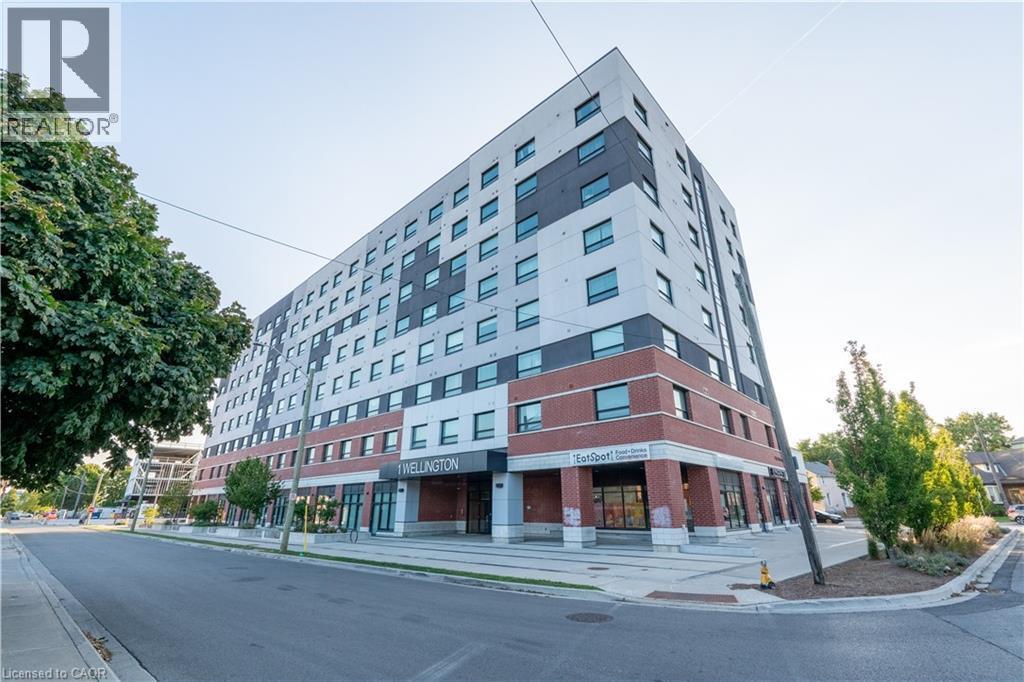 1 Wellington St in Brantford, ON - Building Photo