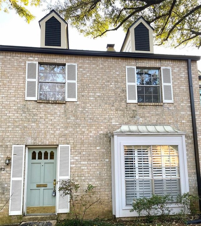 6473 Hart Ln in Austin, TX - Building Photo
