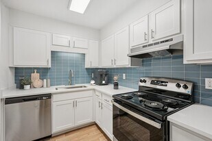 Venetian at Capri Isles in Venice, FL - Building Photo