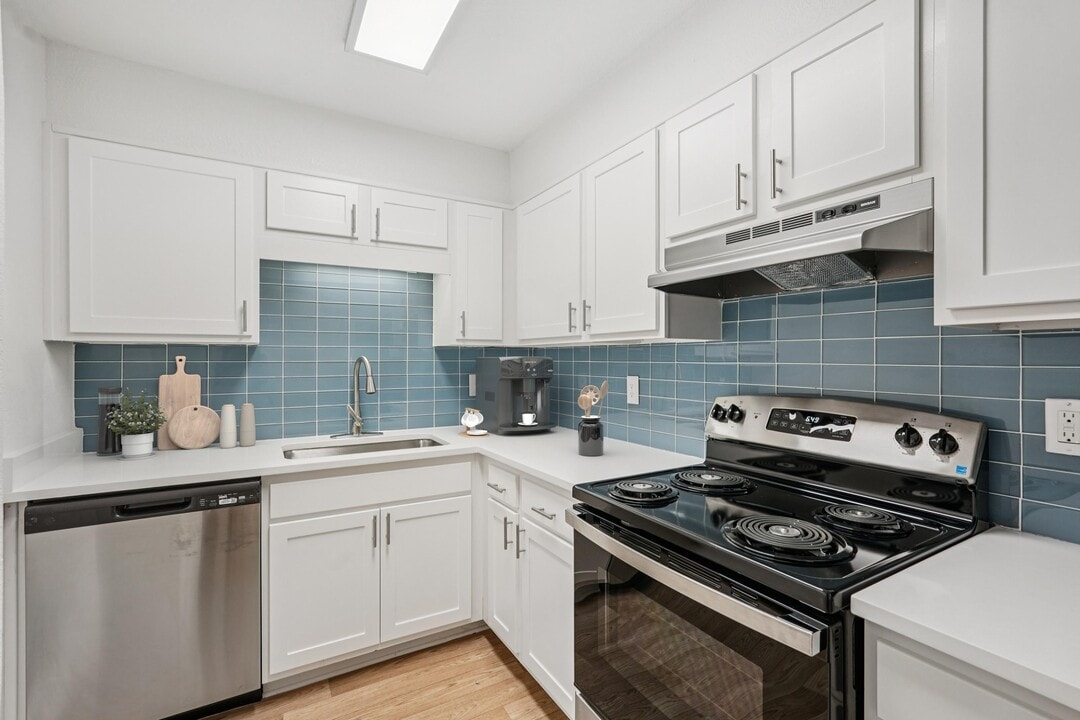 Venetian at Capri Isles in Venice, FL - Building Photo