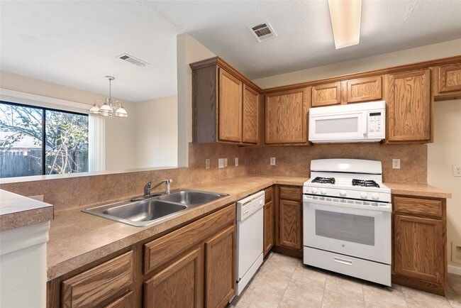 10241 Azalea Village Dr in Houston, TX - Building Photo - Building Photo