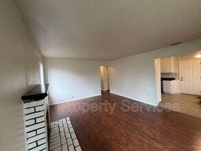 2011 Mangrum Ave in Sacramento, CA - Building Photo - Building Photo