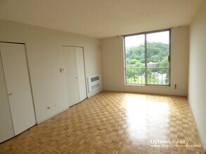 33 Pond Ave, Unit 817 in Brookline, MA - Foto de edificio - Building Photo