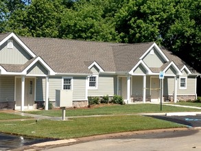 Birchwood at Manlove Manor (62+ Community) in Wilmington, DE - Building Photo - Building Photo