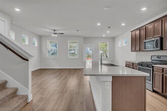 7313 Acela Trl in Austin, TX - Building Photo - Building Photo