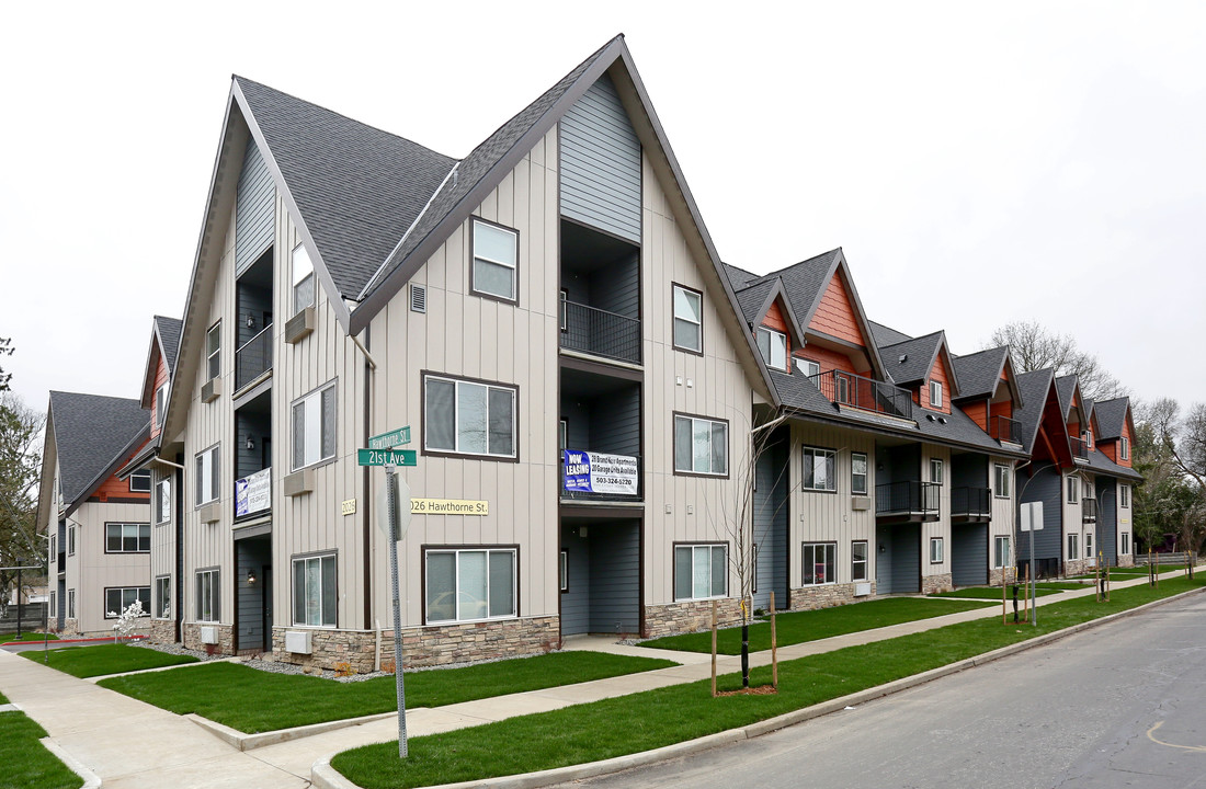 Cedar Manor Apartments in Forest Grove, OR - Building Photo