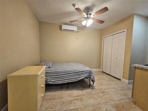 2408 Lincolnshire Ct in Kissimmee, FL - Building Photo - Building Photo