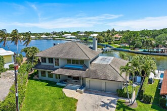 1454 Point Way in North Palm Beach, FL - Building Photo - Building Photo