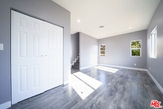 629 W 83rd St in Los Angeles, CA - Building Photo - Building Photo