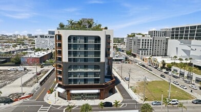 2700 NW 2nd Ave in Miami, FL - Foto de edificio - Building Photo