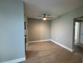 Town and Country Apartments in Bay Harbor Islands, FL - Building Photo - Building Photo