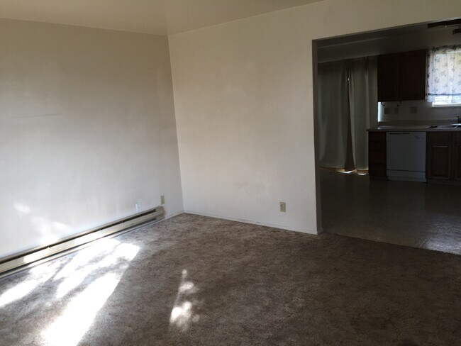 172 Spring Creek Pkwy in Spring Creek, NV - Building Photo - Building Photo