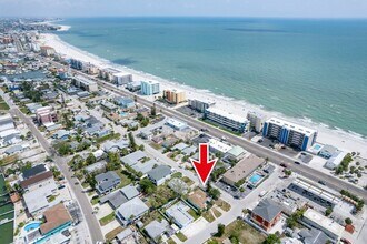 101 143rd Ave in Madeira Beach, FL - Building Photo - Building Photo