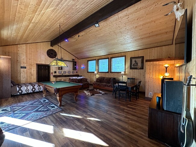 19111 Shoshone Rd in Bend, OR - Building Photo - Building Photo