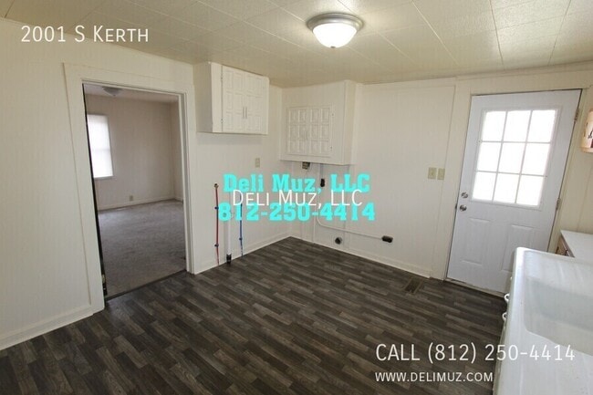 2001 S Kerth Ave in Evansville, IN - Building Photo - Building Photo