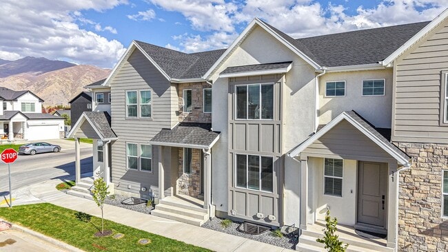 property at 7 S Moonlit Rd