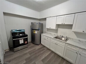 2232 W 103rd St in Cleveland, OH - Building Photo - Building Photo