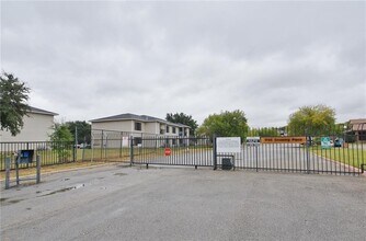 1705 Crossing Pl in Austin, TX - Building Photo - Building Photo