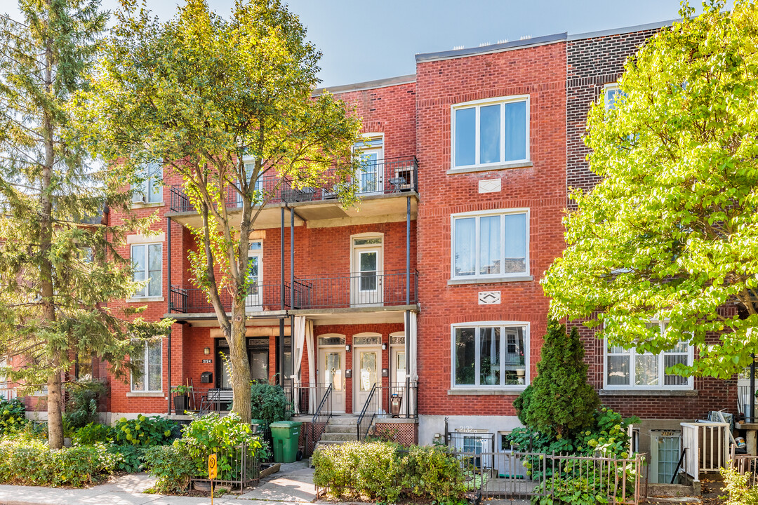 2124 Prud'homme Av in Montréal, QC - Building Photo