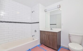 225 Bay St in Jersey City, NJ - Building Photo - Building Photo