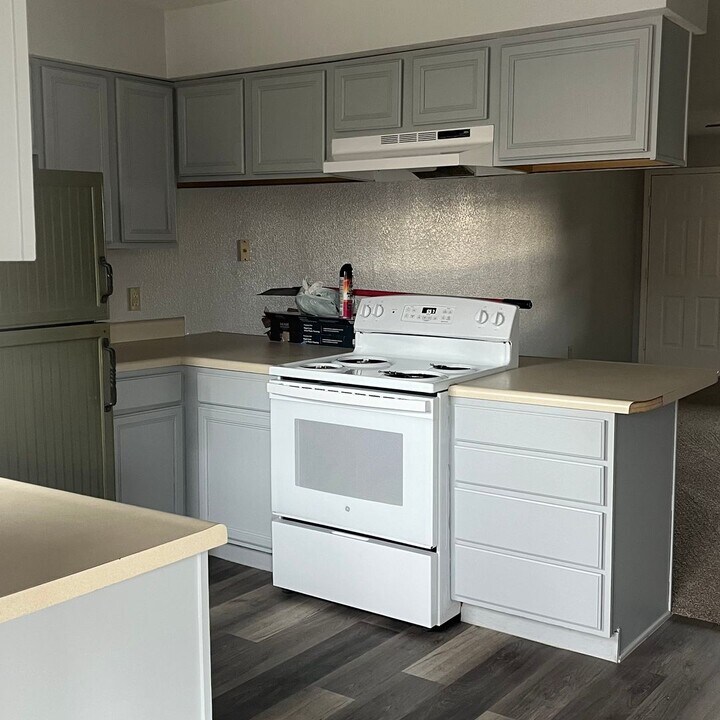 1 Church Dr in Kimberling City, MO - Building Photo