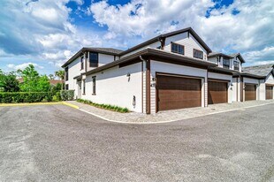 5687 N Honore Ave in Sarasota, FL - Building Photo