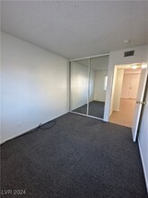 310 Eastminister Ct in Henderson, NV - Building Photo - Building Photo