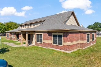 Mexia Gardens Apartments in Mexia, TX - Building Photo - Building Photo