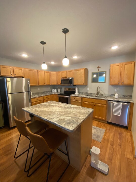 2517 Cobble Hill Ct, Unit D in Woodbury, MN - Building Photo