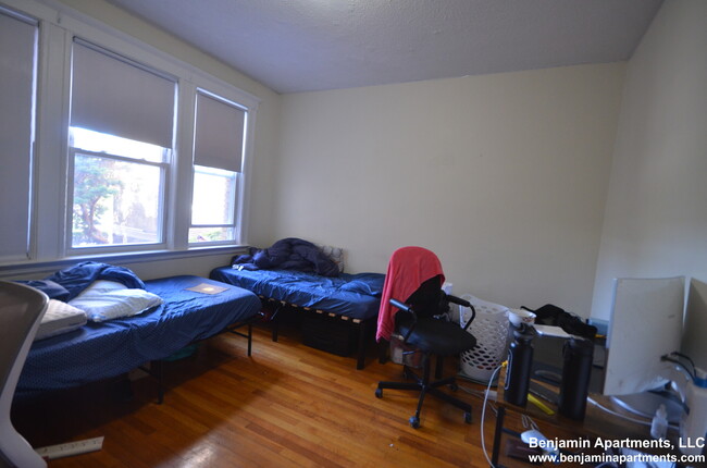 1661 Commonwealth Ave, Unit 1661 Commonwealth Ave