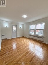 235 Cooper St in Ottawa, ON - Building Photo - Building Photo