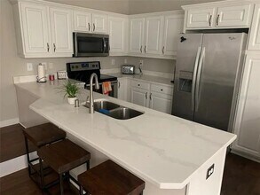 106 S Moody Ave, Unit 2 in Tampa, FL - Foto de edificio - Building Photo