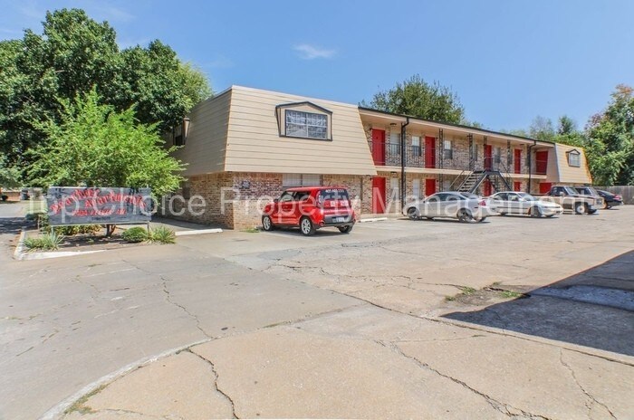 2404 N Reeves Ave-Unit -7 in Oklahoma City, OK - Building Photo