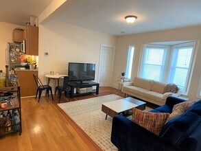 23 Willard Ave, Unit 3 in Medford, MA - Building Photo - Building Photo
