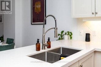 25 Rankin Crescent in Toronto, ON - Building Photo - Building Photo