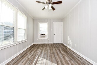 5000 Noble St in Houston, TX - Building Photo - Building Photo