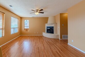 10416 Rosefinch Dr NW in Albuquerque, NM - Building Photo - Building Photo