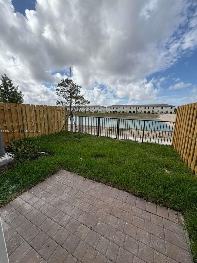 2708 SE 26th Ave in Homestead, FL - Building Photo - Building Photo